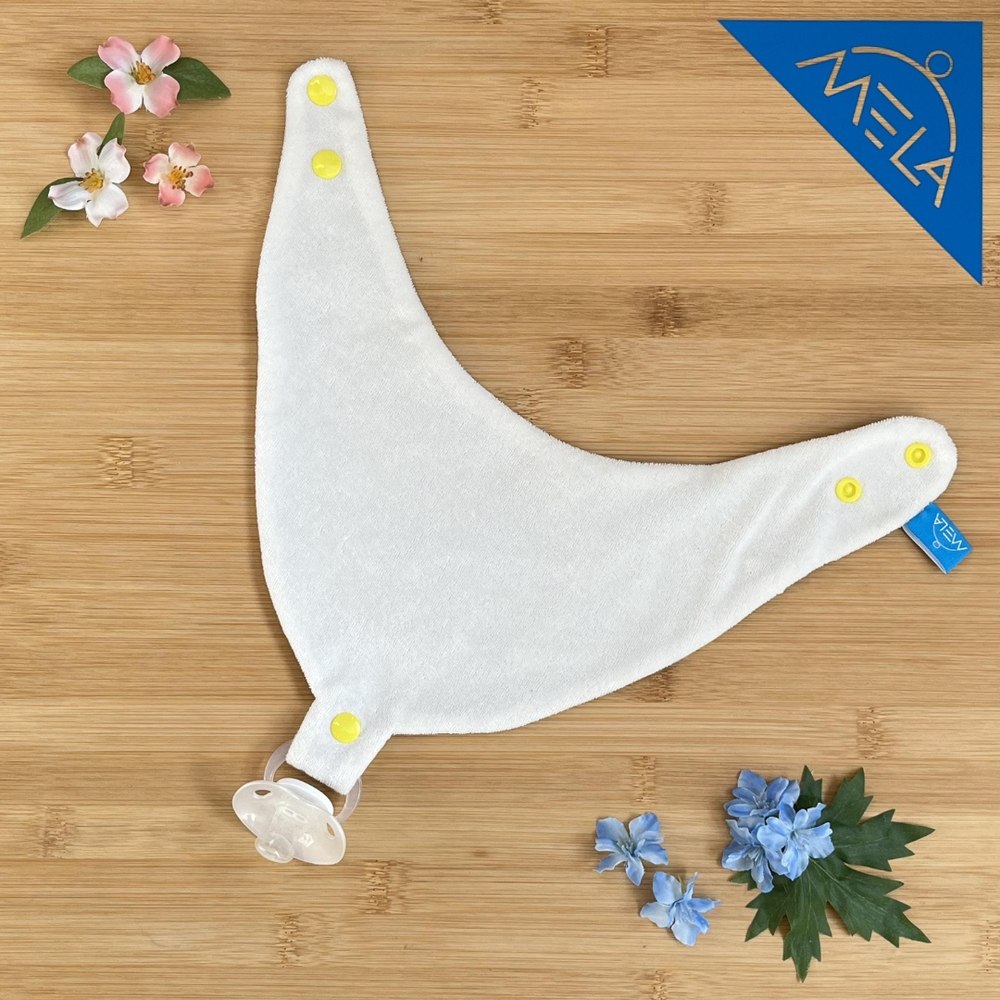 Latz mit Nuggi von MELA Handwerk